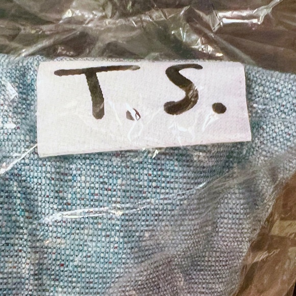 Sealed Taylor Swift 1989 Throw Pillow 1989 Taylor's Version w/ Free Confetti! - Picture 3 of 4